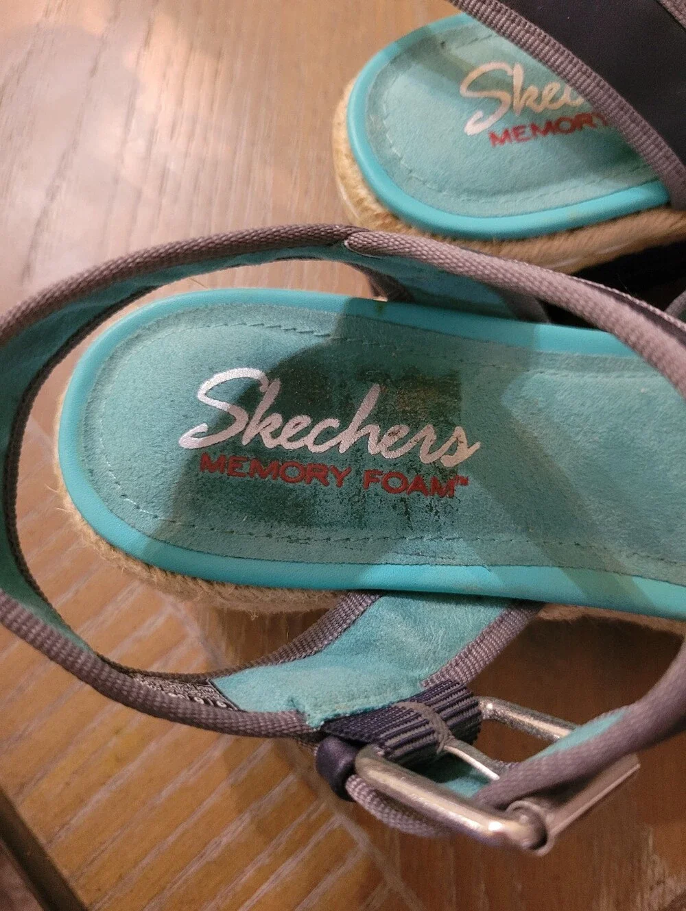 Sketchers Comfortable Memory Foam Ankle Straps Sandals Size 9!